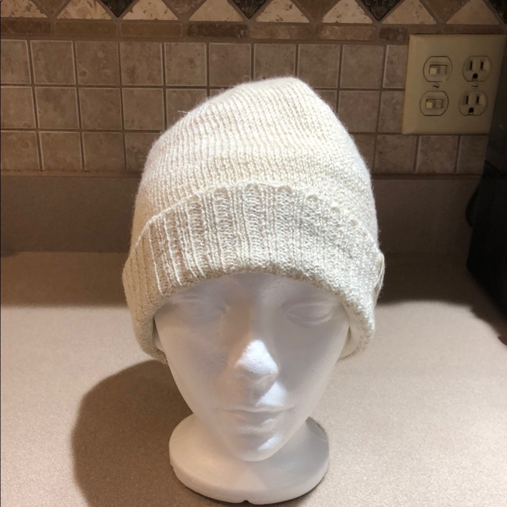 Gold Shimmer & Fleece Knit Beanie Hat.  OSFA - Picture 2 of 5